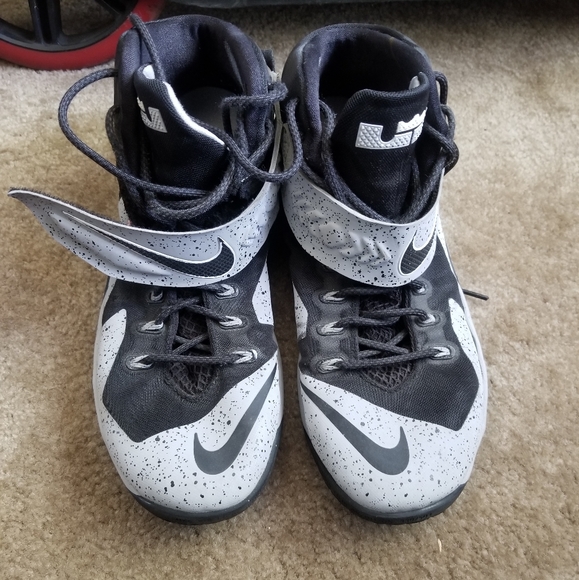 Nike sneakers - Picture 2 of 4